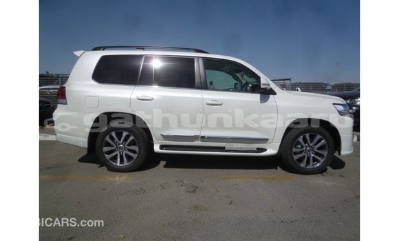 Buy Import Toyota Land Cruiser White Car in Import - Dubai in Baa Buy Import Toyota Land Cruiser White Car in Import - Dubai in Baa