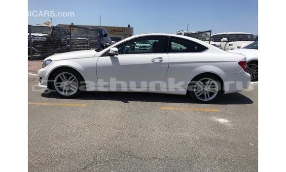 Buy Import Mercedes-Benz 190 White Car in Import - Dubai in Baa Buy Import Mercedes-Benz 190 White Car in Import - Dubai in Baa