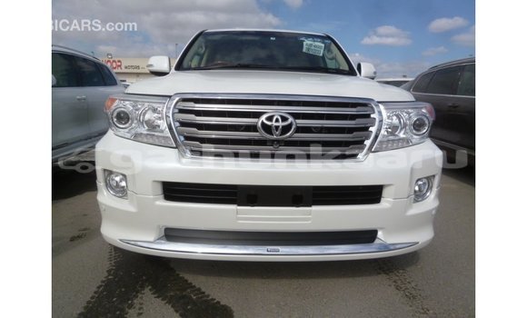 Buy Import Toyota Land Cruiser White Car in Import - Dubai in Baa Buy Import Toyota Land Cruiser White Car in Import - Dubai in Baa