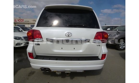 Buy Import Toyota Land Cruiser White Car in Import - Dubai in Baa Buy Import Toyota Land Cruiser White Car in Import - Dubai in Baa