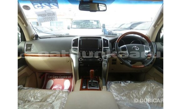 Buy Import Toyota Land Cruiser White Car in Import - Dubai in Baa Buy Import Toyota Land Cruiser White Car in Import - Dubai in Baa