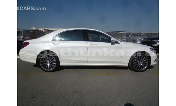 Buy Import Mercedes-Benz 190 White Car in Import - Dubai in Baa Buy Import Mercedes-Benz 190 White Car in Import - Dubai in Baa
