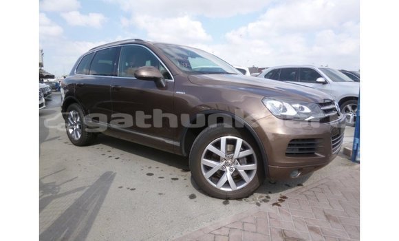 Buy Import Volkswagen Touareg Brown Car in Import - Dubai in Baa
