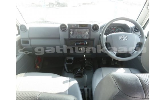 Buy Import Toyota Land Cruiser White Car in Import - Dubai in Baa Buy Import Toyota Land Cruiser White Car in Import - Dubai in Baa