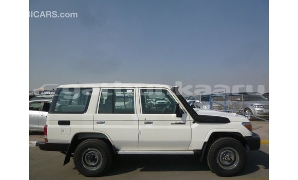 Buy Import Toyota Land Cruiser White Car in Import - Dubai in Baa Buy Import Toyota Land Cruiser White Car in Import - Dubai in Baa