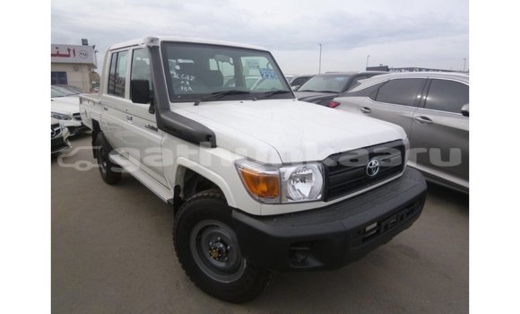 Buy Import Toyota Land Cruiser White Car in Import - Dubai in Baa Buy Import Toyota Land Cruiser White Car in Import - Dubai in Baa