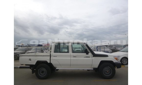 Buy Import Toyota Land Cruiser White Car in Import - Dubai in Baa Buy Import Toyota Land Cruiser White Car in Import - Dubai in Baa