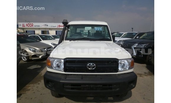 Buy Import Toyota Land Cruiser White Car in Import - Dubai in Baa Buy Import Toyota Land Cruiser White Car in Import - Dubai in Baa