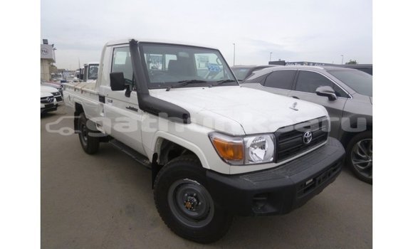 Buy Import Toyota Land Cruiser White Car in Import - Dubai in Baa Buy Import Toyota Land Cruiser White Car in Import - Dubai in Baa