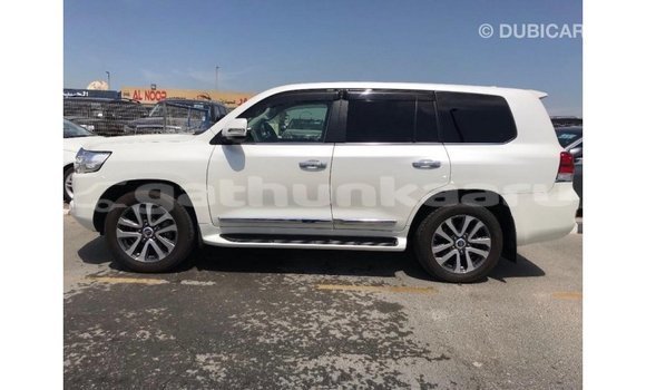 Buy Import Toyota Land Cruiser White Car in Import - Dubai in Baa Buy Import Toyota Land Cruiser White Car in Import - Dubai in Baa