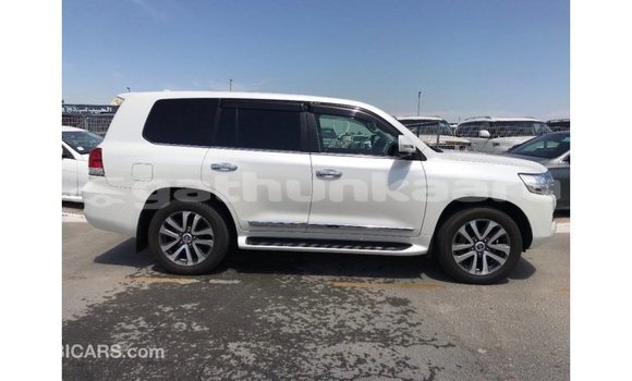Buy Import Toyota Land Cruiser White Car in Import - Dubai in Baa Buy Import Toyota Land Cruiser White Car in Import - Dubai in Baa