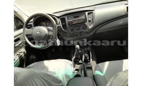 Buy Import Mitsubishi L200 White Car in Import - Dubai in Baa Buy Import Mitsubishi L200 White Car in Import - Dubai in Baa