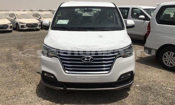 Buy Import Hyundai Chorus White Truck in Import - Dubai in Baa