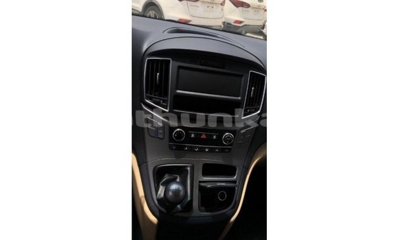 Buy Import Hyundai Chorus White Truck in Import - Dubai in Baa Buy Import Hyundai Chorus White Truck in Import - Dubai in Baa