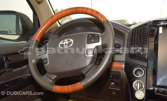 Buy Import Toyota Land Cruiser White Car in Import - Dubai in Baa Buy Import Toyota Land Cruiser White Car in Import - Dubai in Baa