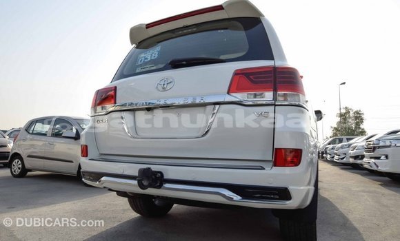 Buy Import Toyota Land Cruiser White Car in Import - Dubai in Baa Buy Import Toyota Land Cruiser White Car in Import - Dubai in Baa