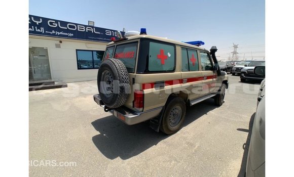 Buy Import Toyota Land Cruiser White Car in Import - Dubai in Baa Buy Import Toyota Land Cruiser White Car in Import - Dubai in Baa