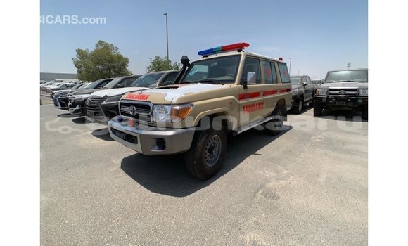 Buy Import Toyota Land Cruiser White Car in Import - Dubai in Baa Buy Import Toyota Land Cruiser White Car in Import - Dubai in Baa