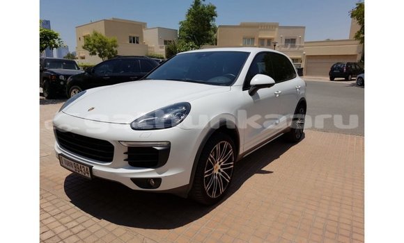 Buy Import Porsche Cayenne White Car in Import - Dubai in Baa