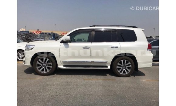 Buy Import Toyota Land Cruiser White Car in Import - Dubai in Baa Buy Import Toyota Land Cruiser White Car in Import - Dubai in Baa