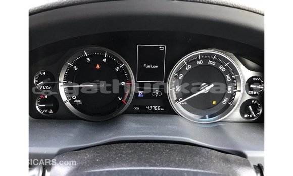 Buy Import Toyota Land Cruiser White Car in Import - Dubai in Baa Buy Import Toyota Land Cruiser White Car in Import - Dubai in Baa