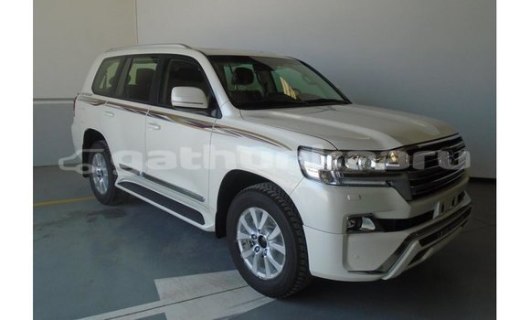 Buy Import Toyota Land Cruiser White Car in Import - Dubai in Baa Buy Import Toyota Land Cruiser White Car in Import - Dubai in Baa