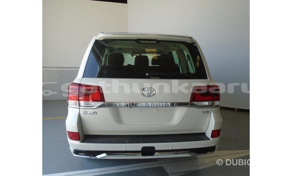 Buy Import Toyota Land Cruiser White Car in Import - Dubai in Baa Buy Import Toyota Land Cruiser White Car in Import - Dubai in Baa