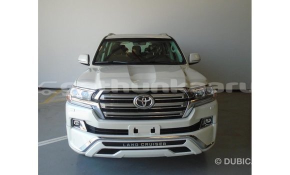 Buy Import Toyota Land Cruiser White Car in Import - Dubai in Baa Buy Import Toyota Land Cruiser White Car in Import - Dubai in Baa