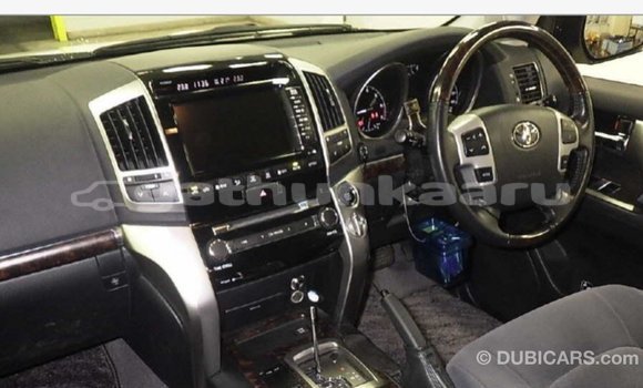 Buy Import Toyota Land Cruiser White Car in Import - Dubai in Baa Buy Import Toyota Land Cruiser White Car in Import - Dubai in Baa