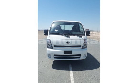 Buy Import Kia Carens White Car in Import - Dubai in Baa Buy Import Kia Carens White Car in Import - Dubai in Baa