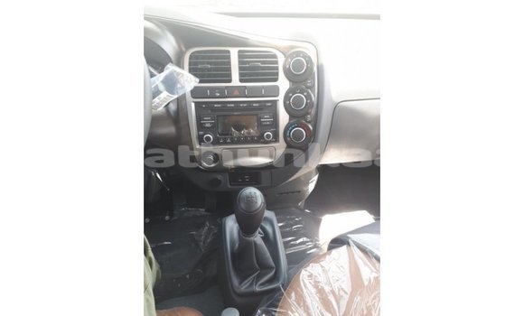 Buy Import Kia Carens White Car in Import - Dubai in Baa Buy Import Kia Carens White Car in Import - Dubai in Baa