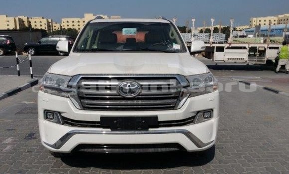 Buy Import Toyota Land Cruiser White Car in Import - Dubai in Baa Buy Import Toyota Land Cruiser White Car in Import - Dubai in Baa