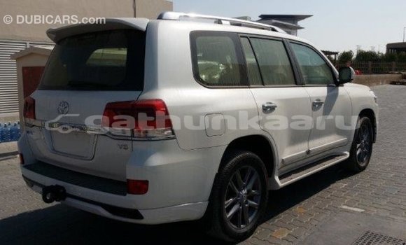 Buy Import Toyota Land Cruiser White Car in Import - Dubai in Baa Buy Import Toyota Land Cruiser White Car in Import - Dubai in Baa