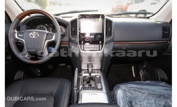 Buy Import Toyota Land Cruiser White Car in Import - Dubai in Baa Buy Import Toyota Land Cruiser White Car in Import - Dubai in Baa