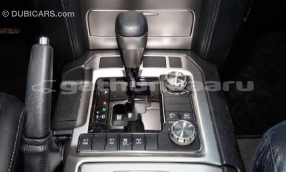 Buy Import Toyota Land Cruiser White Car in Import - Dubai in Baa Buy Import Toyota Land Cruiser White Car in Import - Dubai in Baa
