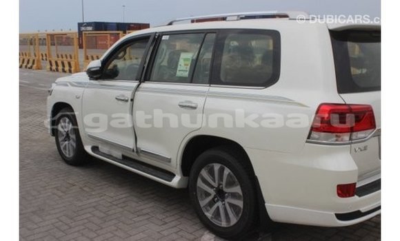 Buy Import Toyota Land Cruiser White Car in Import - Dubai in Baa Buy Import Toyota Land Cruiser White Car in Import - Dubai in Baa