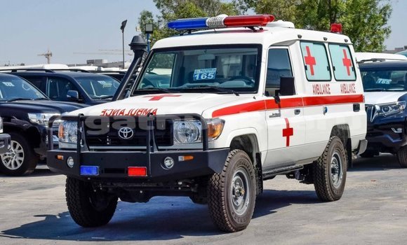 Buy New Toyota Land Cruiser White Car in Agolhitheemu in Raa Buy New Toyota Land Cruiser White Car in Agolhitheemu in Raa