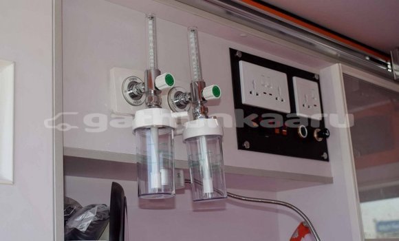 Buy New Toyota Land Cruiser White Car in Agolhitheemu in Raa Buy New Toyota Land Cruiser White Car in Agolhitheemu in Raa