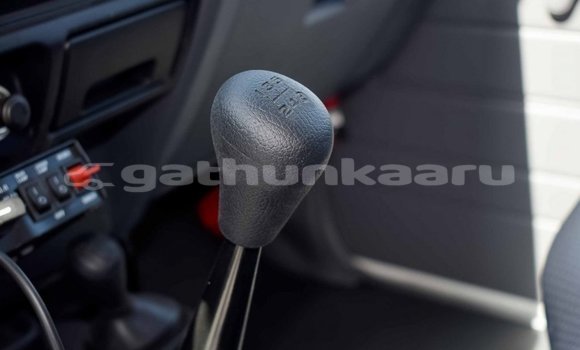 Buy New Toyota Land Cruiser White Car in Agolhitheemu in Raa Buy New Toyota Land Cruiser White Car in Agolhitheemu in Raa