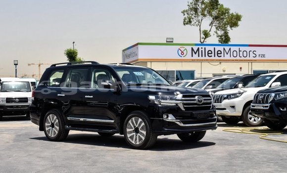 Buy New Toyota Land Cruiser Black Car in Agolhitheemu in Raa Buy New Toyota Land Cruiser Black Car in Agolhitheemu in Raa