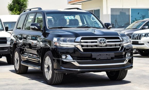Buy New Toyota Land Cruiser Black Car in Agolhitheemu in Raa Buy New Toyota Land Cruiser Black Car in Agolhitheemu in Raa