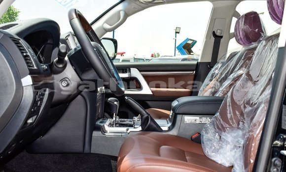 Buy New Toyota Land Cruiser Black Car in Agolhitheemu in Raa Buy New Toyota Land Cruiser Black Car in Agolhitheemu in Raa