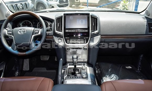 Buy New Toyota Land Cruiser Black Car in Agolhitheemu in Raa Buy New Toyota Land Cruiser Black Car in Agolhitheemu in Raa