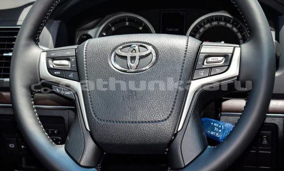Buy New Toyota Land Cruiser Black Car in Agolhitheemu in Raa Buy New Toyota Land Cruiser Black Car in Agolhitheemu in Raa