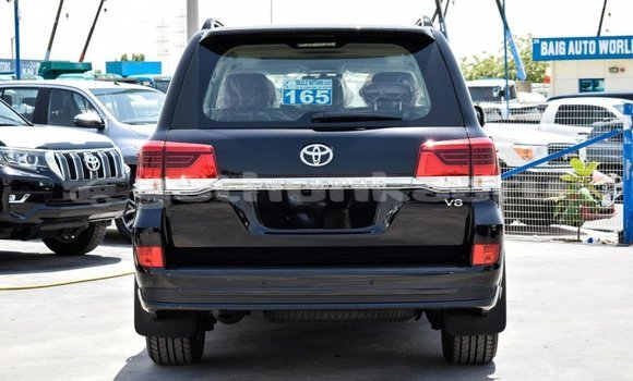Buy New Toyota Land Cruiser Black Car in Agolhitheemu in Raa Buy New Toyota Land Cruiser Black Car in Agolhitheemu in Raa