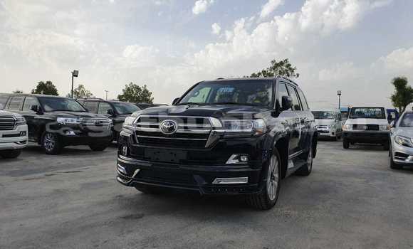 Buy New Toyota Land Cruiser Black Car in Agolhitheemu in Raa Buy New Toyota Land Cruiser Black Car in Agolhitheemu in Raa