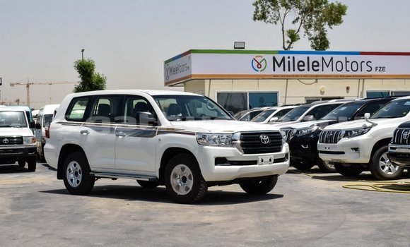 Buy New Toyota Land Cruiser White Car in Agolhitheemu in Raa Buy New Toyota Land Cruiser White Car in Agolhitheemu in Raa