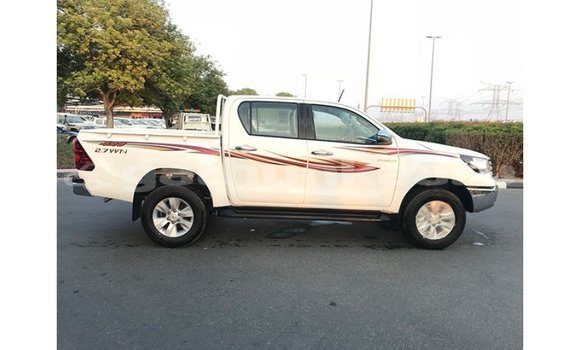 Buy Import Toyota Hilux White Car in Import - Dubai in Baa Buy Import Toyota Hilux White Car in Import - Dubai in Baa