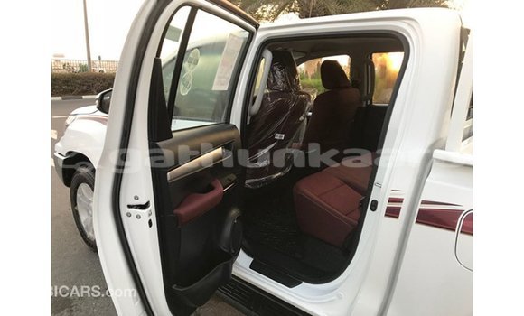 Buy Import Toyota Hilux White Car in Import - Dubai in Baa Buy Import Toyota Hilux White Car in Import - Dubai in Baa