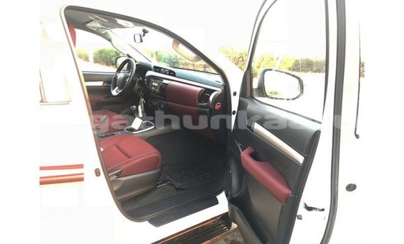 Buy Import Toyota Hilux White Car in Import - Dubai in Baa Buy Import Toyota Hilux White Car in Import - Dubai in Baa